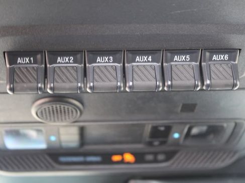 Used 2025 Ford Bronco Badlands AWD/4WD image 28