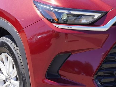 Used 2025 Toyota Grand Highlander FWD image 3