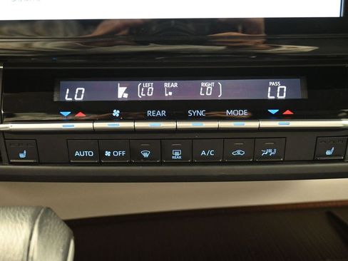 Certified 2024 Toyota Sienna XLE image 22