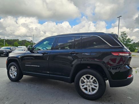Used 2025 Jeep Grand Cherokee Laredo w/ Trailer Tow Package RWD image 5