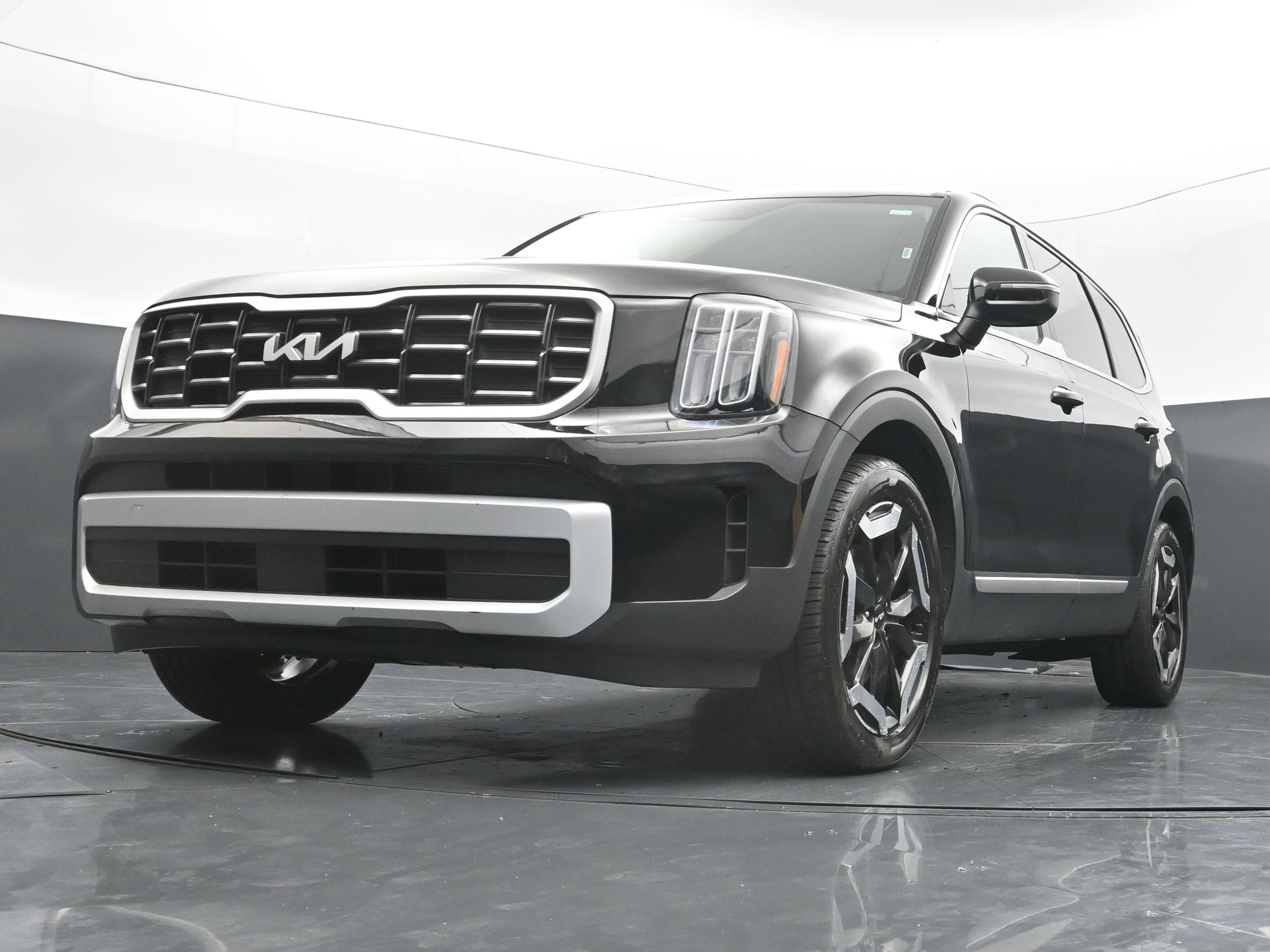 Used 2025 Kia Telluride S FWD image 34