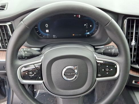 Used 2023 Volvo XC60 B6 Ultimate w/ Protection Package Premier AWD/4WD image 16