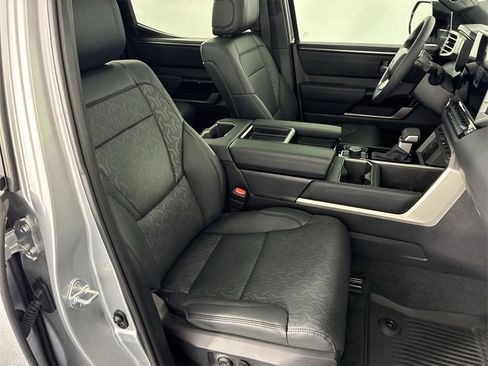 Used 2025 Toyota Tundra Limited image 36