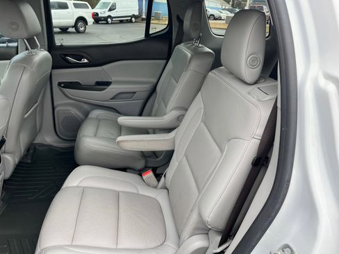 Used 2018 GMC Acadia SLT image 16