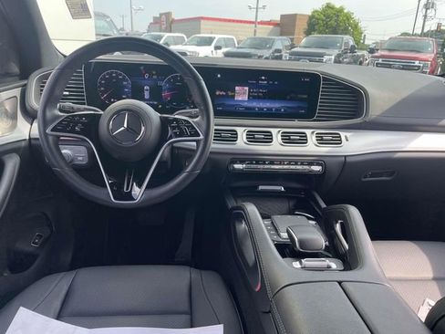 Used 2024 Mercedes-Benz GLS 450 4MATIC image 20