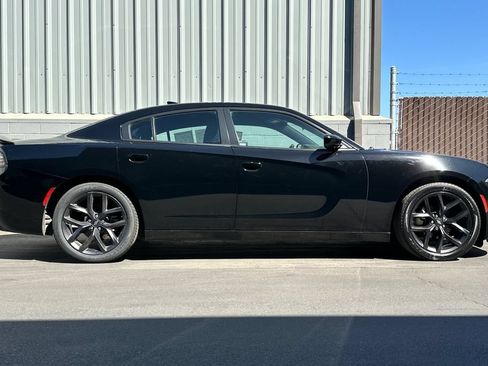 Used 2023 Dodge Charger SXT w/ Blacktop Package RWD image 3