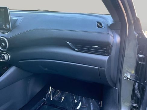 Used 2024 Nissan Sentra SV FWD image 19