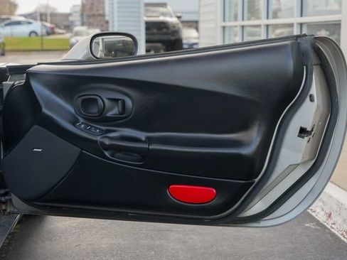 Used 2002 Chevrolet Corvette CONVERTIBLE / REGULAR SERVICE w/ Preferred Equipment Group2 image 27