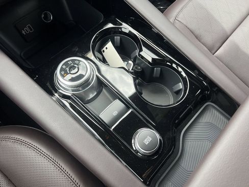 New 2026 Ford Explorer Platinum RWD image 8