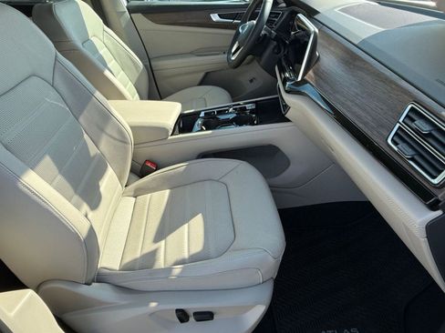 New 2026 Volkswagen Atlas SEL image 12