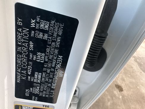 Used 2025 Kia Soul LX w/ LX Technology Package FWD image 29