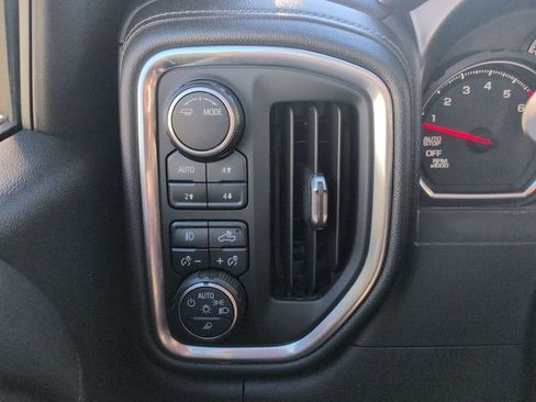Used 2021 Chevrolet Silverado 1500 LT Trail Boss w/ Convenience Package II AWD/4WD image 19