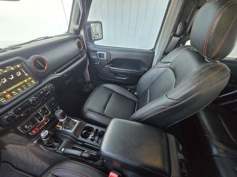 Used 2021 Jeep Gladiator Mojave AWD/4WD image 36