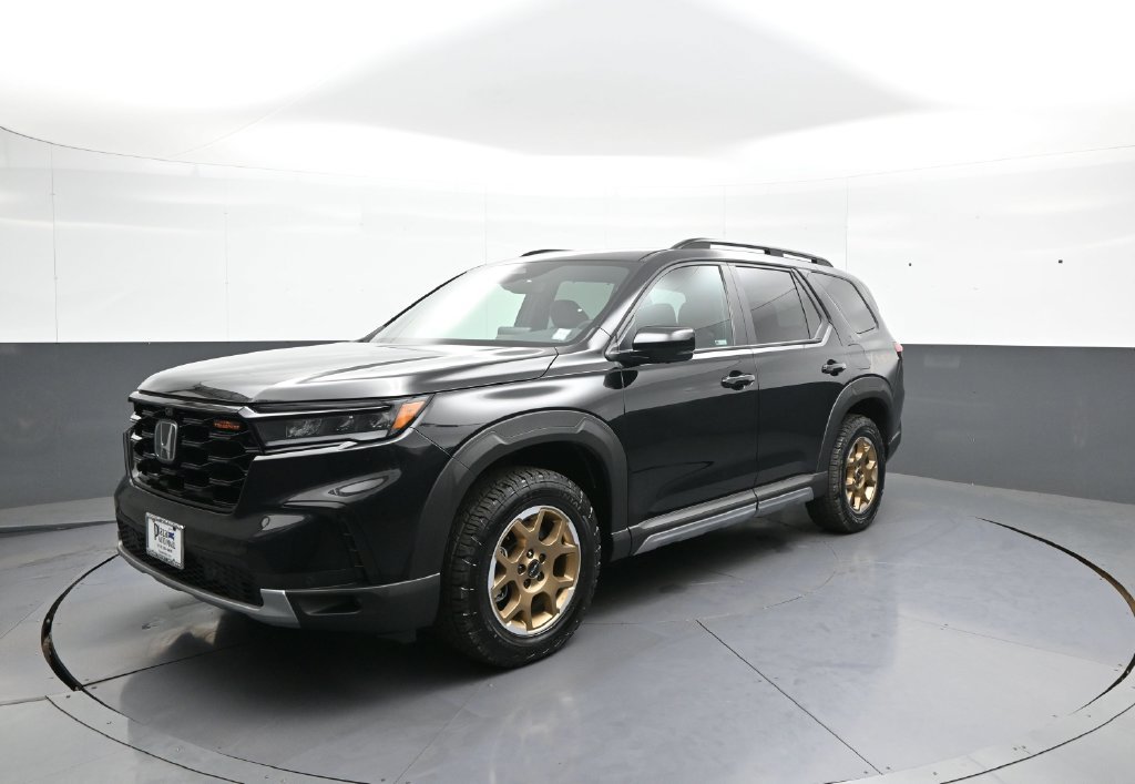 Certified 2024 Honda Pilot TrailSport image 10