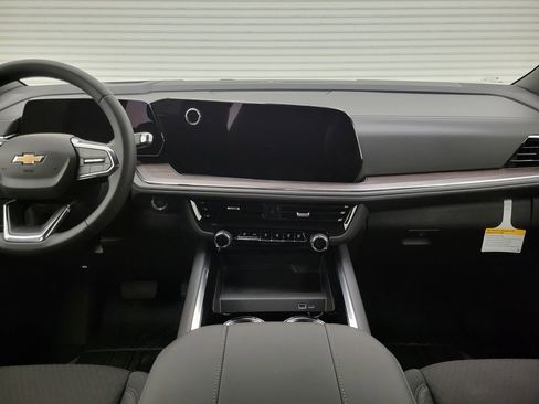 New 2026 Chevrolet Suburban LS image 40