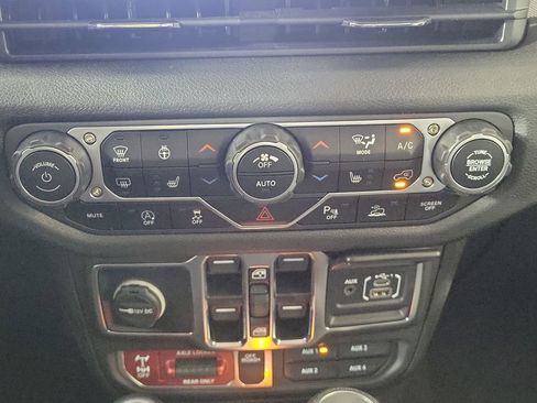 Used 2025 Jeep Gladiator Willys image 26