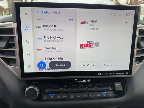 Used 2023 Toyota Sequoia Limited image 28