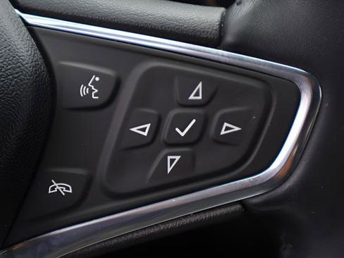 Used 2020 Chevrolet Equinox Premier FWD image 22