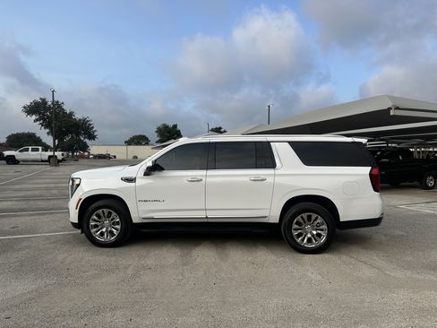 Used 2026 GMC Yukon XL Denali w/ LPO, Floor Liner Package RWD image 7
