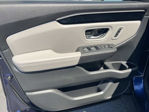 Used 2023 Honda Pilot EX-L image 6