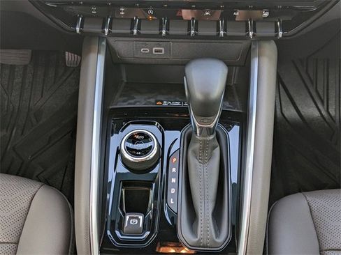 Used 2024 Chevrolet Colorado ZR2 w/ ZR2 Convenience Package III image 16