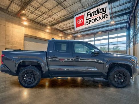 Certified 2025 Toyota Tacoma SR5 AWD/4WD image 4