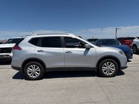 Used 2015 Nissan Rogue SV w/ SV Family Package AWD/4WD image 2