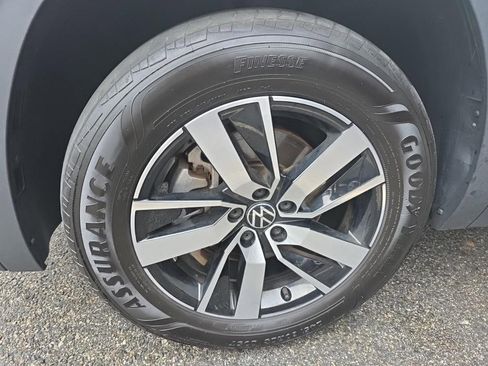 Used 2023 Volkswagen Atlas SE image 8