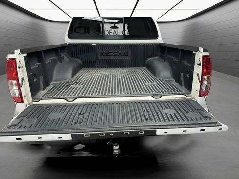 Used 2018 Nissan Frontier SV AWD/4WD image 11