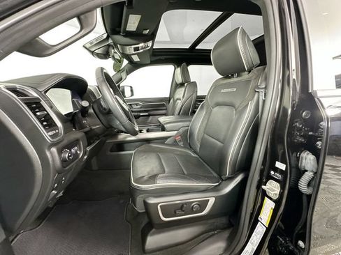 Used 2024 RAM 1500 Laramie AWD/4WD image 4
