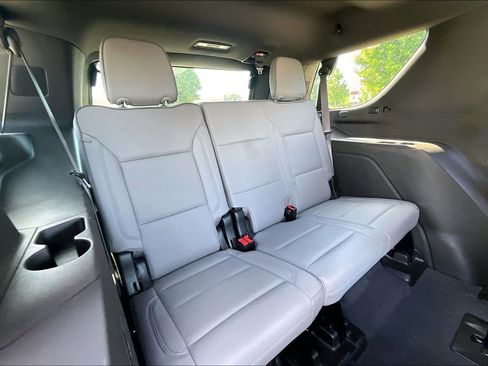 Used 2024 GMC Yukon SLT w/ SLT Premium Package AWD/4WD image 33