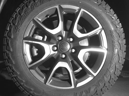 Used 2025 Jeep Compass Trailhawk AWD/4WD image 12