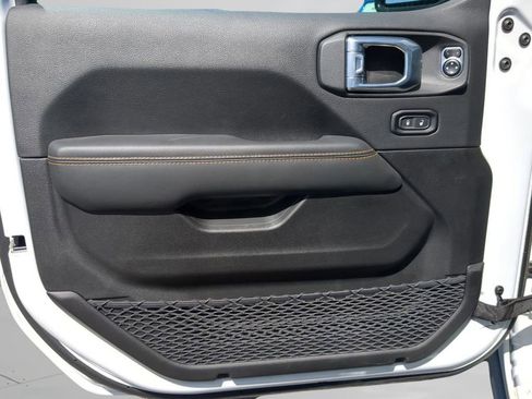 New 2025 Jeep Gladiator Sport image 13