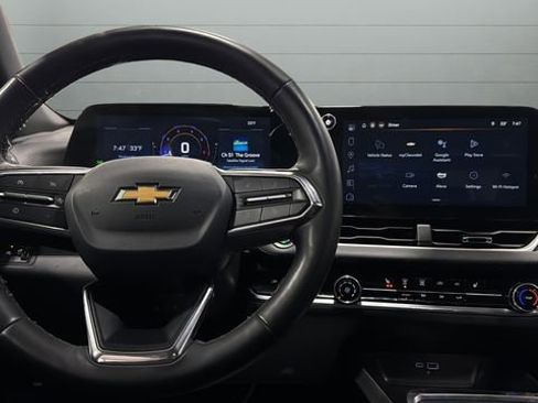 Used 2025 Chevrolet Equinox LT image 30