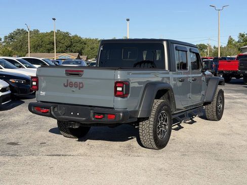 Used 2024 Jeep Gladiator Rubicon AWD/4WD image 5