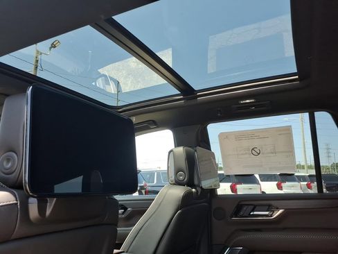New 2026 GMC Yukon Denali Ultimate AWD/4WD image 16