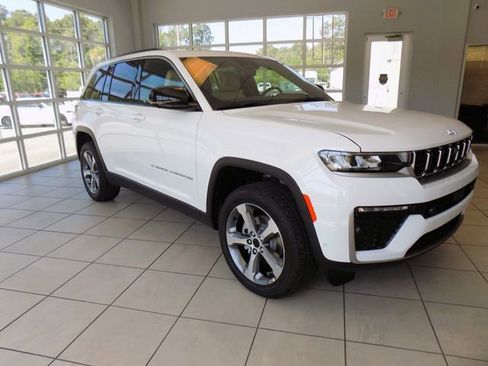 New 2026 Jeep Grand Cherokee Limited AWD/4WD image 6