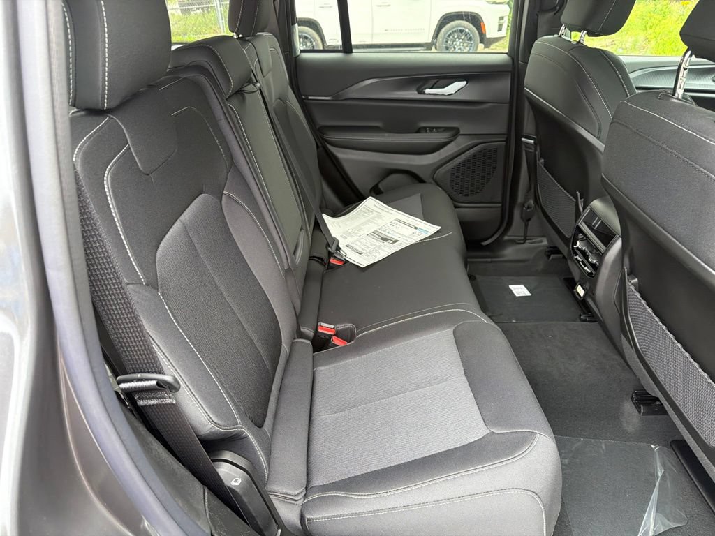 New 2026 Jeep Grand Cherokee Laredo X AWD/4WD image 22
