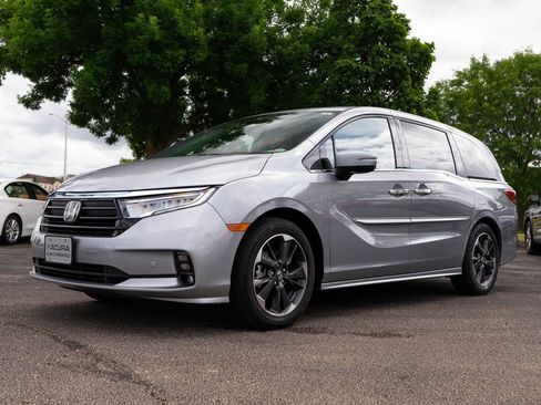 Used 2024 Honda Odyssey Elite image 5