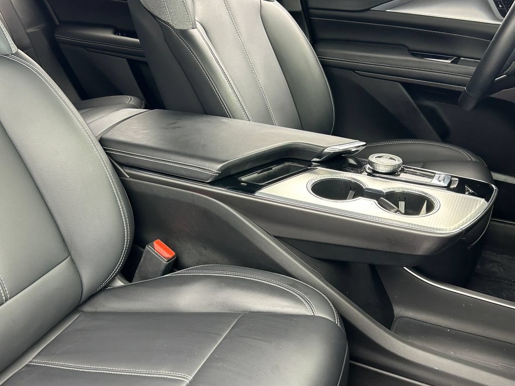 Used 2024 Cadillac Lyriq Tech RWD image 11