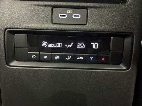 Used 2024 MAZDA CX-90 Plug-In Hybrid w/ Premium Pkg AWD/4WD image 36