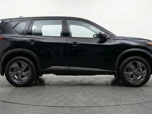 Used 2025 Nissan Rogue SV FWD image 8
