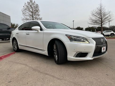 Used 2014 Lexus LS 460 w/ Comfort Package image 5