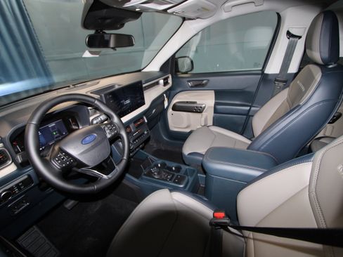 New 2026 Ford Maverick Lariat image 2