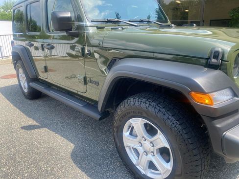 Used 2022 Jeep Wrangler Unlimited Sport w/ Sun And Sound Package AWD/4WD image 29