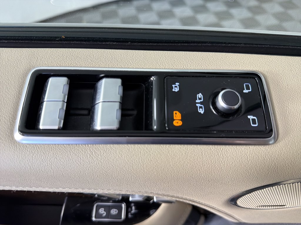 Certified 2021 Land Rover Range Rover Westminster Edition AWD/4WD image 32