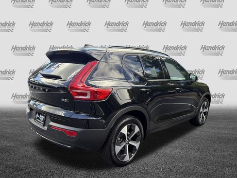 Certified 2025 Volvo XC40 B5 Plus AWD/4WD image 10