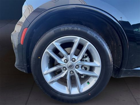 Used 2023 Dodge Durango GT image 9