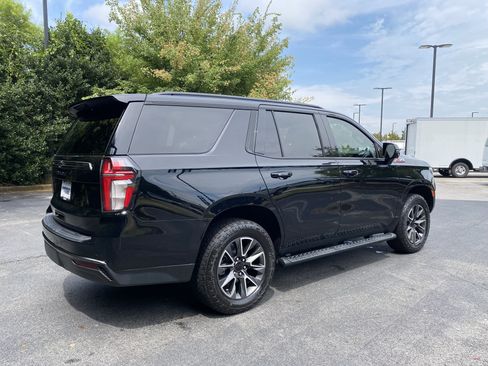 Used 2021 Chevrolet Tahoe Z71 w/ Luxury Package AWD/4WD image 9