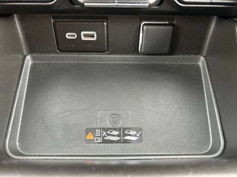 Used 2024 Chevrolet Tahoe LT AWD/4WD image 32